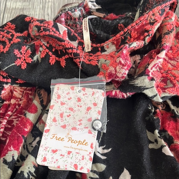 Free People Black and Red Crop Blouse with Bell Sleeves - Picture 5 of 11